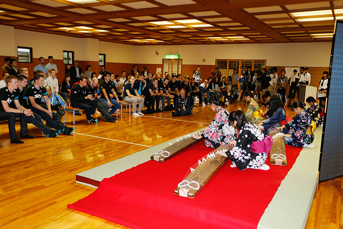 武道館内では市立浦和高校箏曲部により、琴が演奏された。