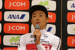 クリテリウムメインレースでは、日本人最高位の2位にロード全日本チャンピオンの初山翔選手が入った