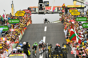 第12ステージ、ラスト200メートルの「壁」を制したのはロメン・バルデ（アージェードゥゼール・ラ・モンディアル）！