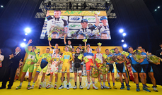 表彰選手と集合写真！個人プラチナサポーターにプレミアムな特典追加！オフィシャルサポーターズ募集開始！！