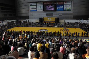 さいたまスーパーアリーナで同日開催された「サイクルフェスタ」。自転車や関連グッズの販売、トークショーやパブリックビューイングなどで来場者を楽しませた。