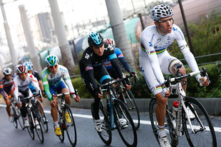 世界チャンピオンのルイ・コスタ選手はクリテリウムメインレースで3 位と山岳賞を獲得した。