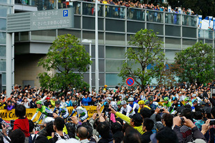 2013 年10 月26 日（土）「さいたまクリテリウムby ツール・ド・フランス」がさいたま新都心を舞台に開催され、沿道には大観衆が集まった。